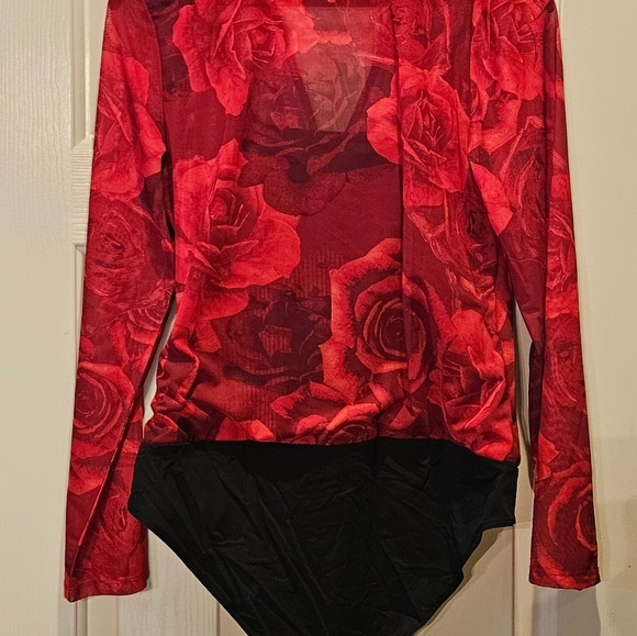 Rose Pattern Top - Picture 3 of 3